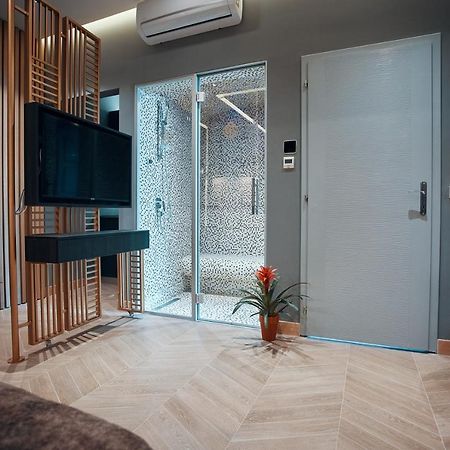 Monza Mirror Apartment Kikinda Dış mekan fotoğraf
