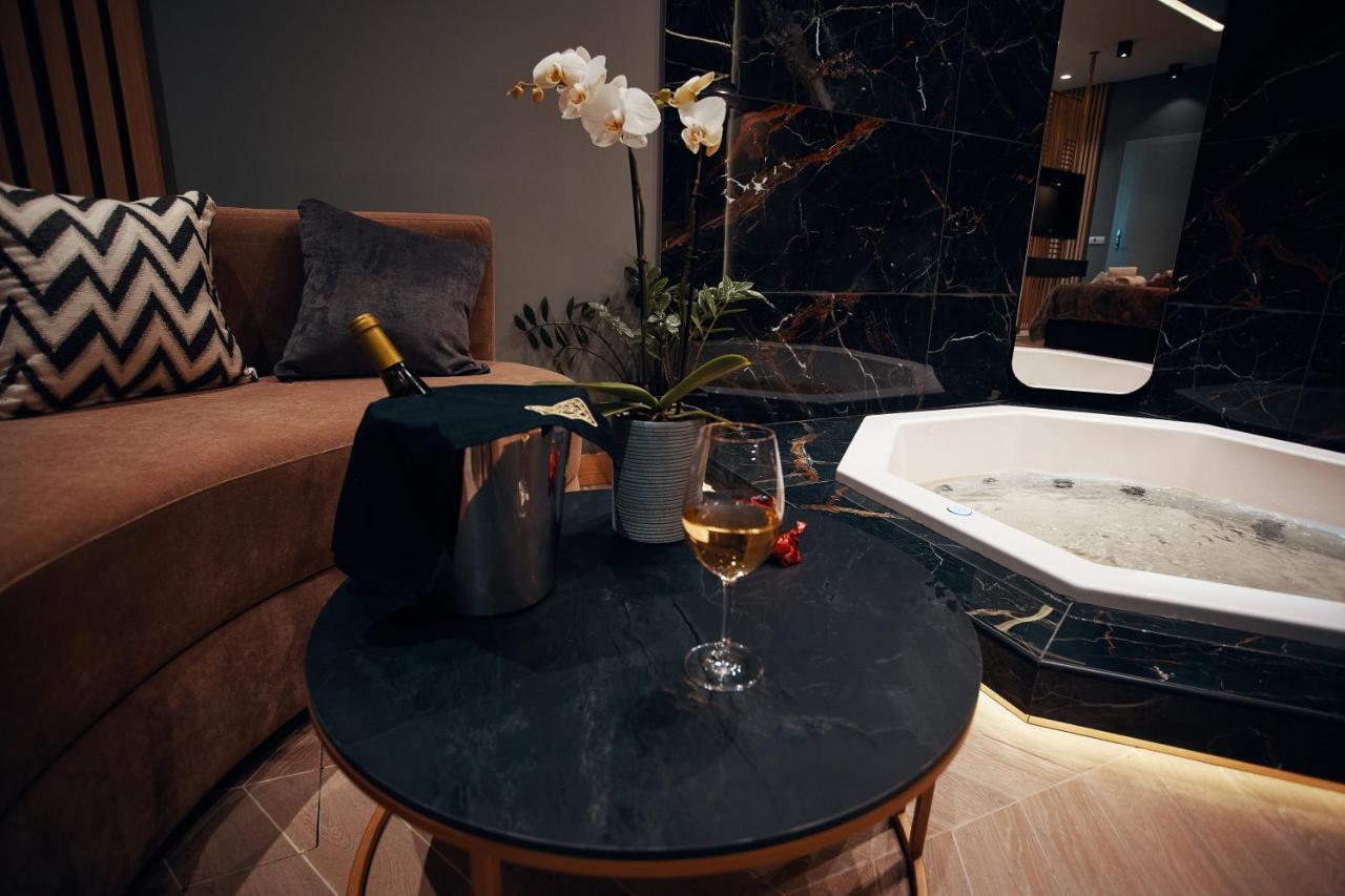 Monza Mirror Apartment Kikinda Dış mekan fotoğraf